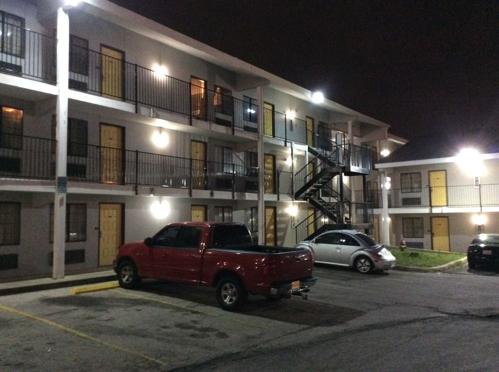 Motel 6 San Antonio, Tx I-35 North Corridor Екстериор снимка